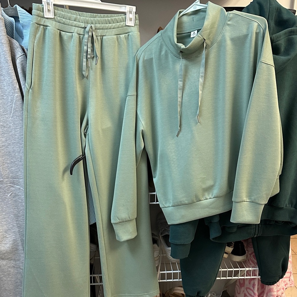 Light Green Lounge Set size small